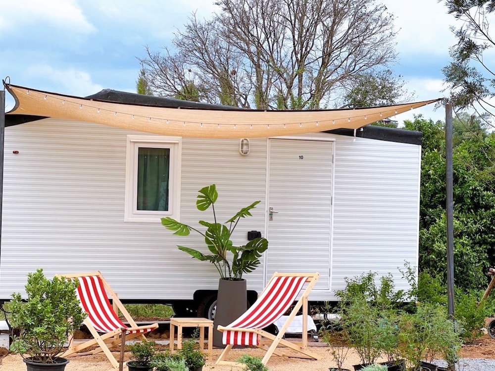 Comfort Cabin, Garden View photo 2