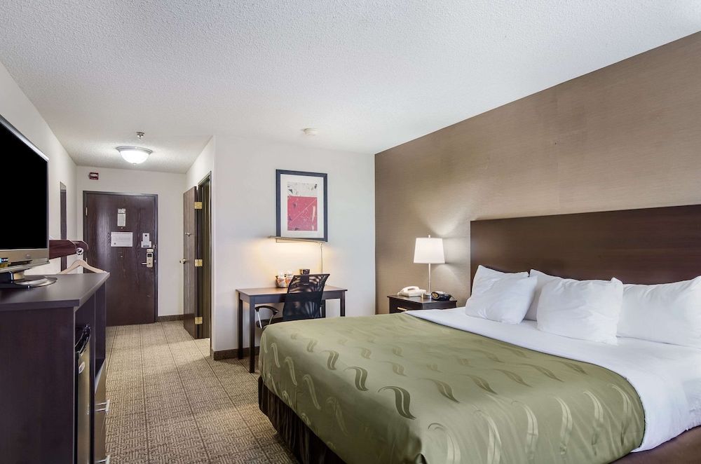 Room, 1 King Bed, Accessible, Non Smoking - Photo 3