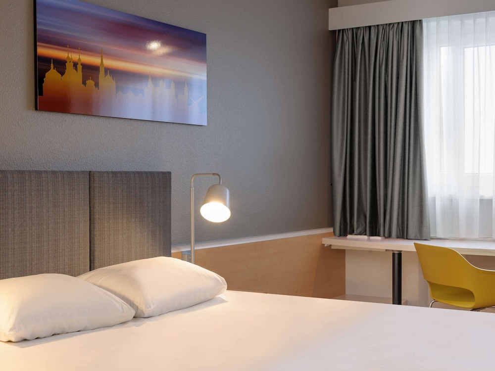 Standard Room, 2 Twin Beds - Photo 4