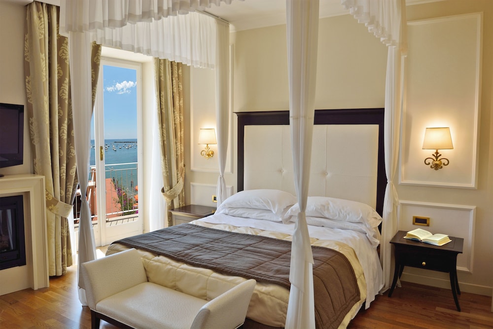 Junior Suite, 1 Bedroom, Sea View (beach access included) photo 1