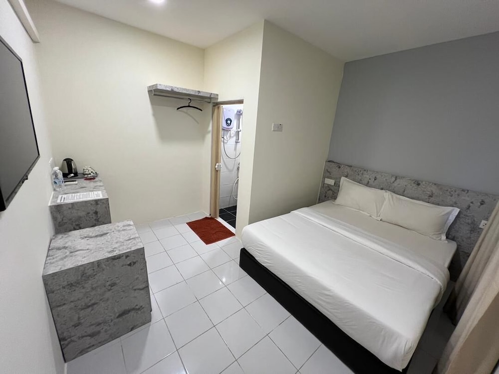 Standard Room, Pool View photo 1