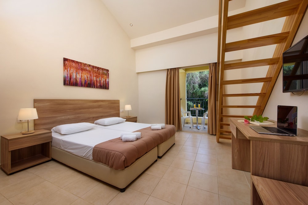 Maisonette (Pool or Sea View)