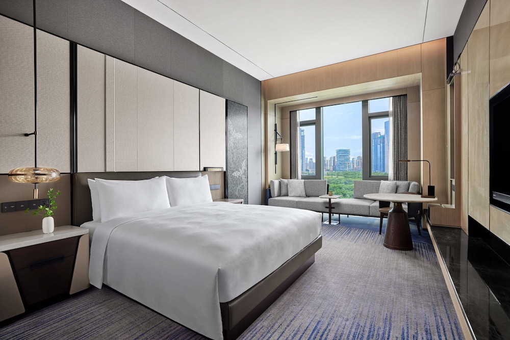Executive Room, 1 King Bed (Glory Tower)