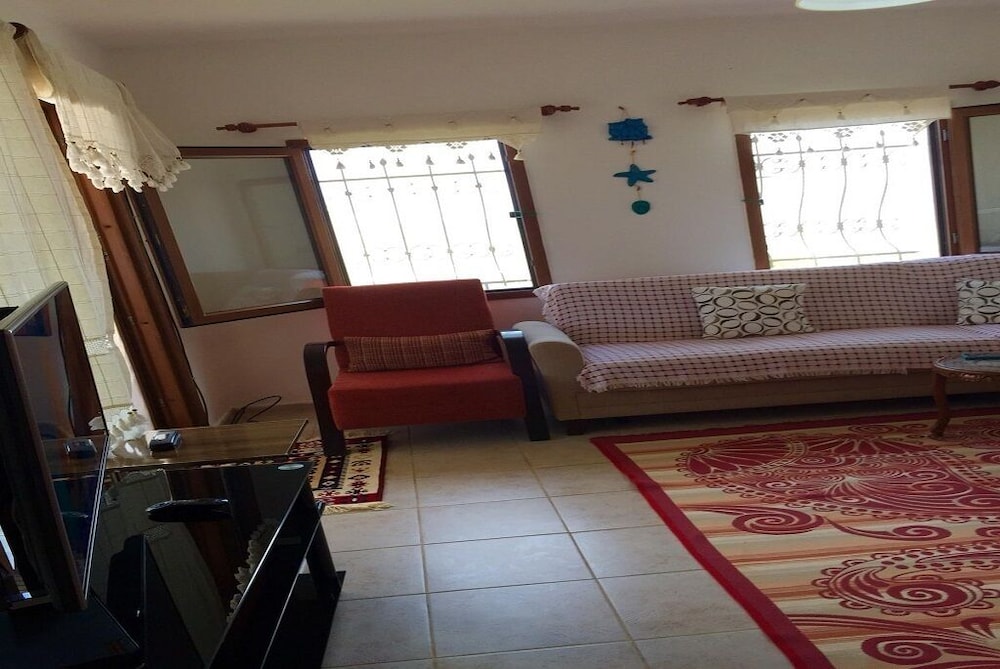 Villa photo 3