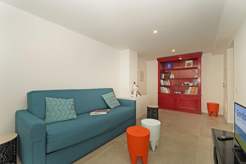 Apartment photo 1