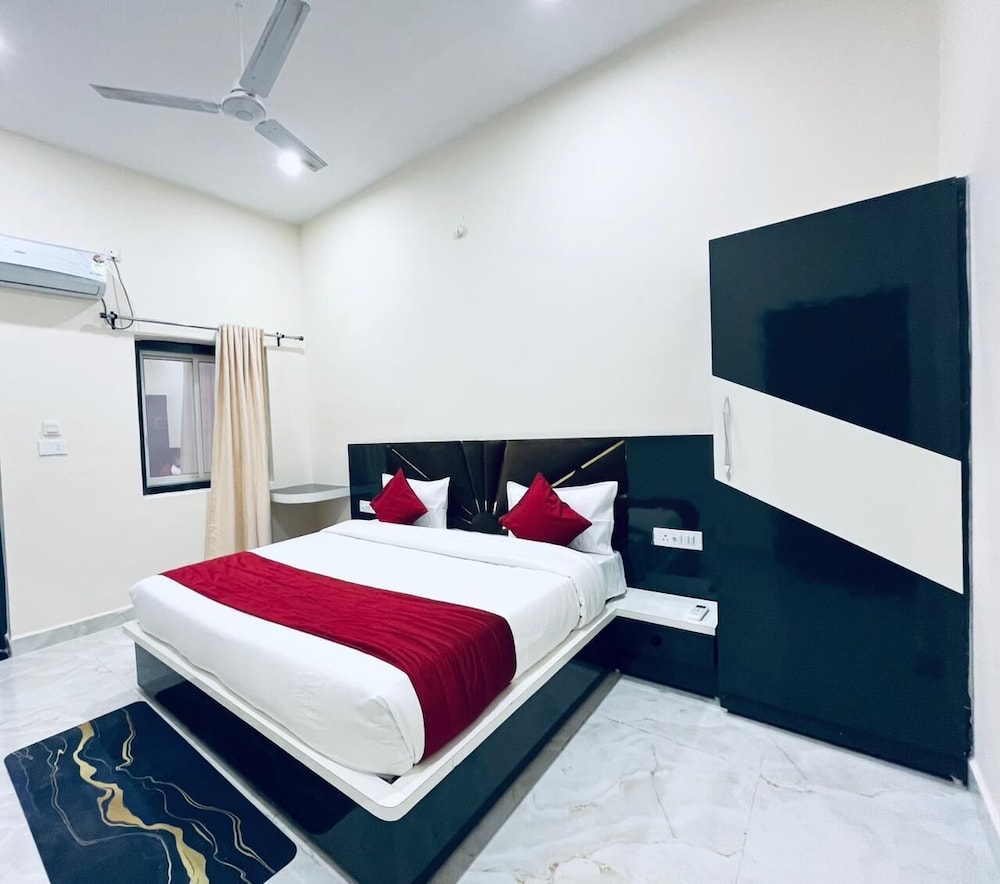 Deluxe Double Room, City View