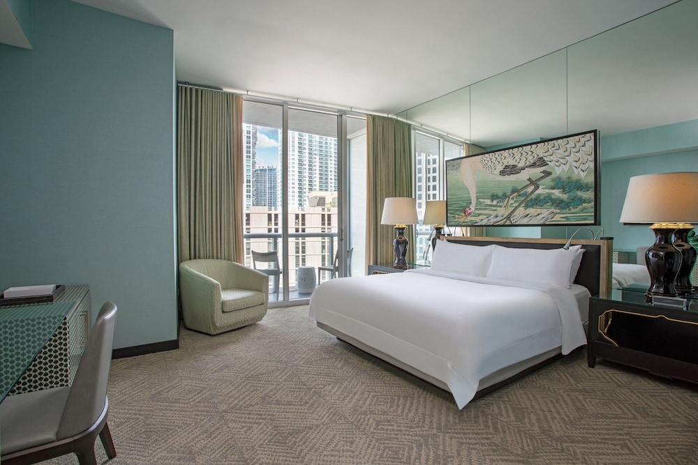 Superior Room, 1 King Bed, Balcony (Larger Guest)