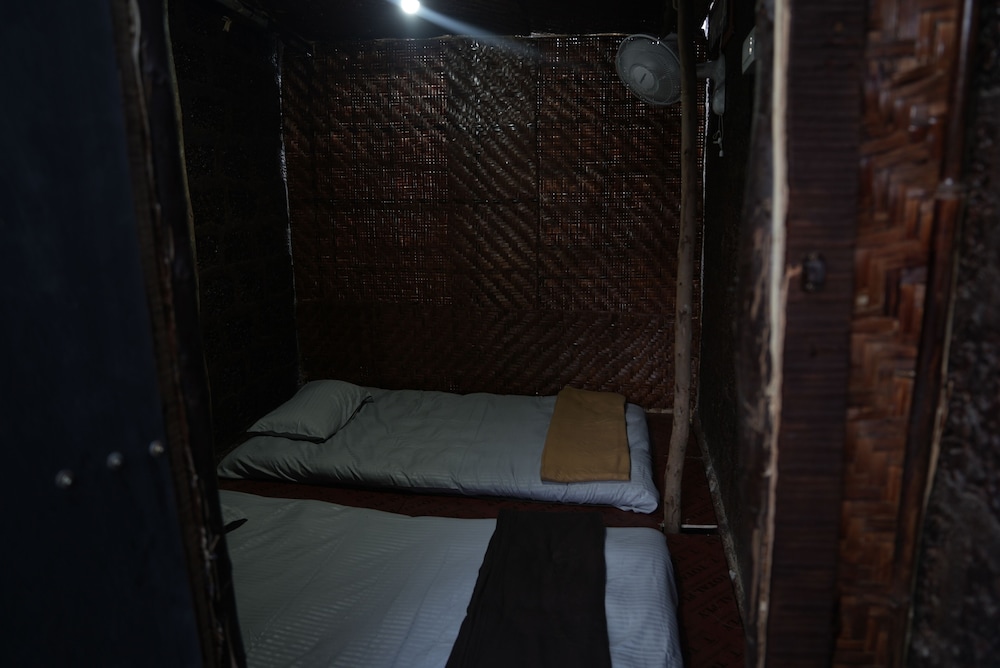 Deluxe Room - Photo 7