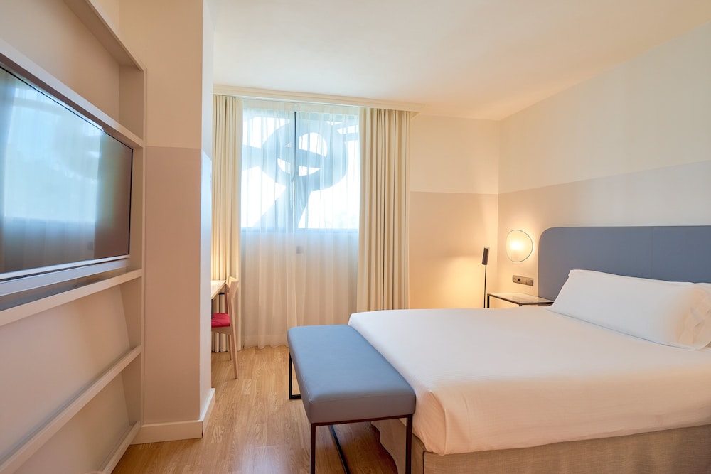 Double or Twin Room - Photo 5