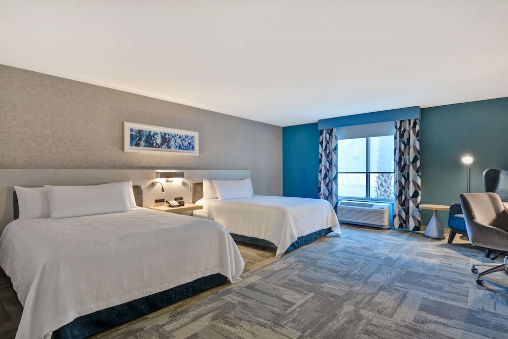 Room, 2 Queen Beds, Accessible (Roll-In Shower) - Photo 3