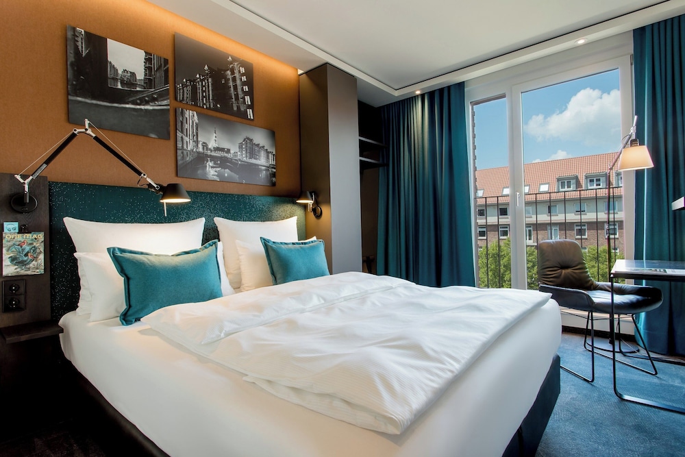 Room (THE ONE with view)