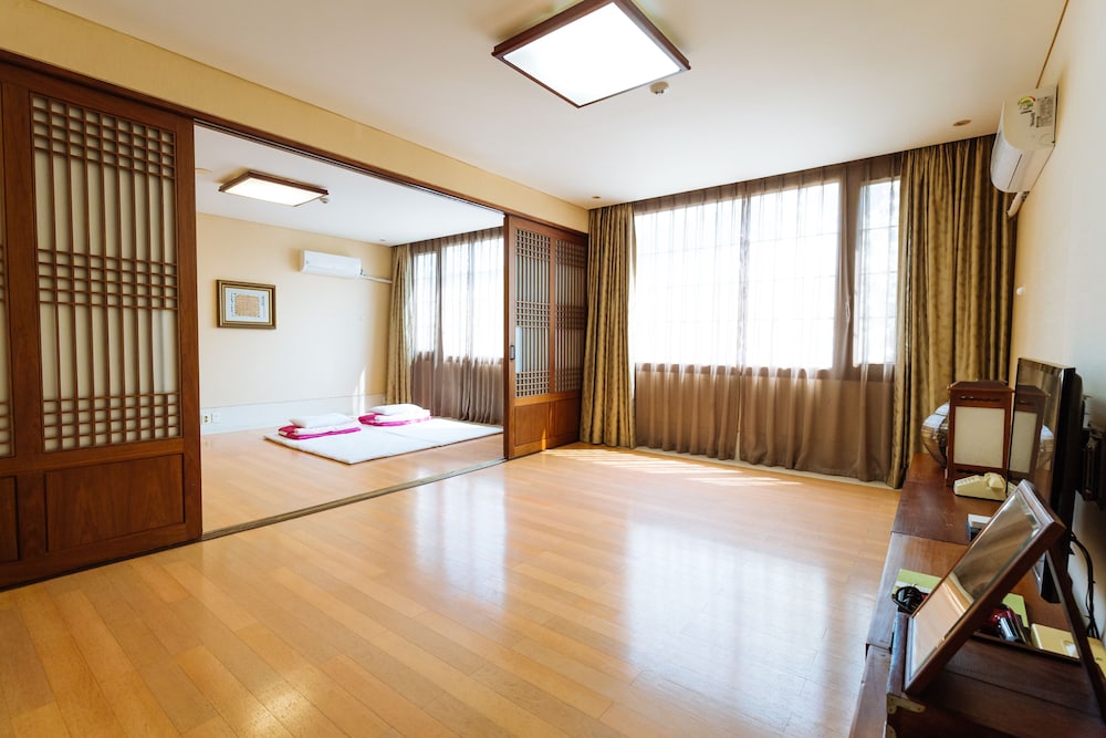Deluxe Room (Ondol)