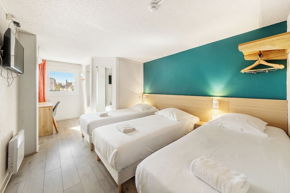 Room, 3 Twin Beds, Non Smoking - Photo 1