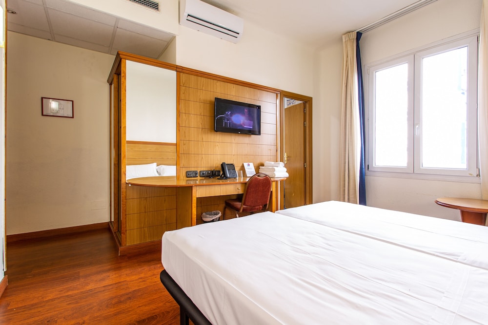 Double or Twin Room - Photo 20