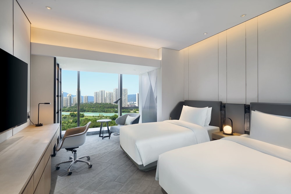 Studio Suite, 2 Bedrooms - Photo 2