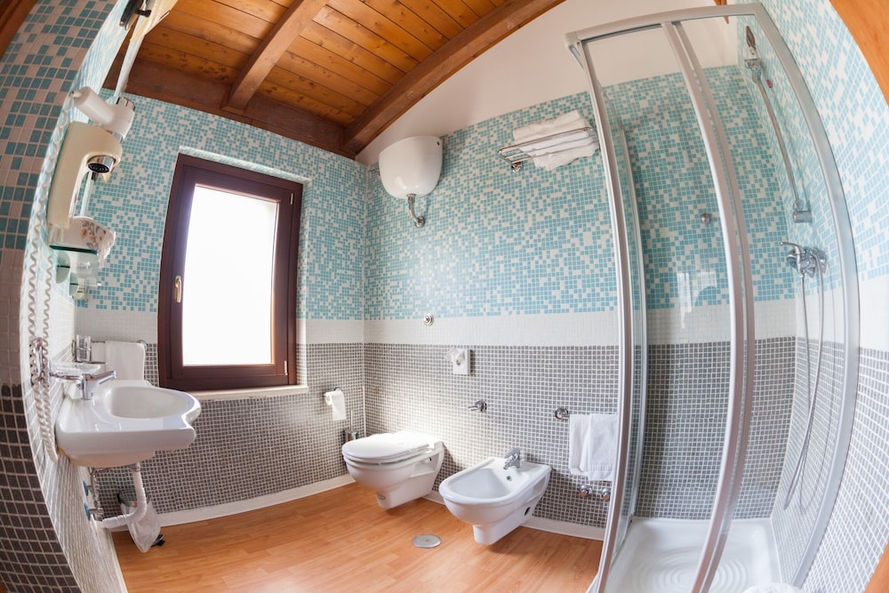 Superior Triple Room photo 2