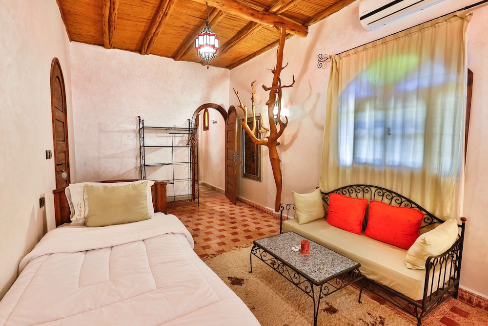 Junior Double Room, 1 Bedroom, Garden View (1) photo 3