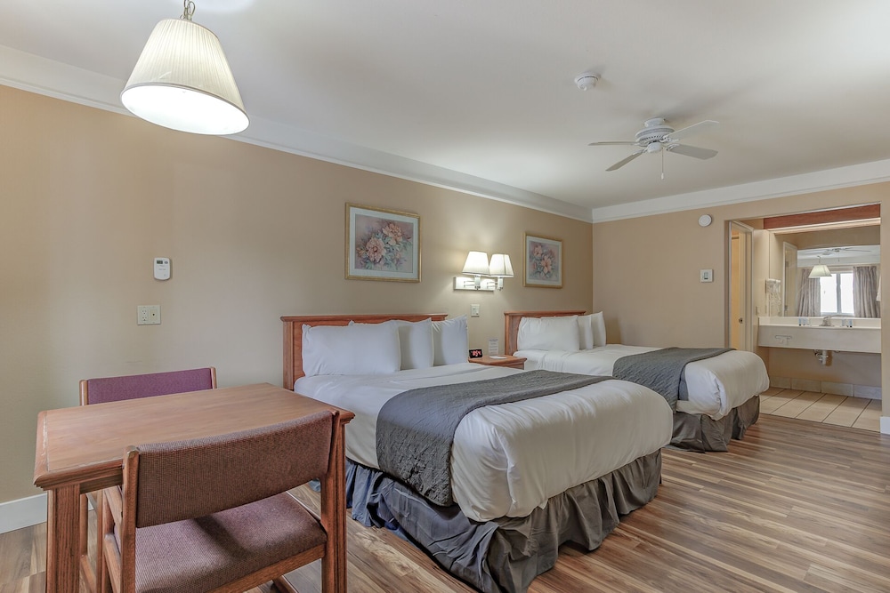 Exclusive Suite, 2 Queen Beds photo 1