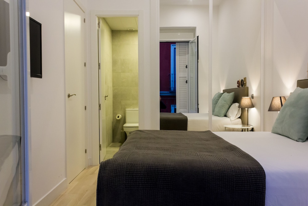 Family Apartment, 2 Bedrooms, City View (2) photo 3