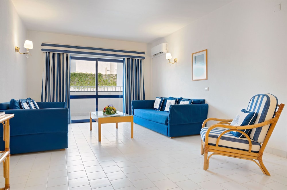 Standard One Bedroom Apartment - 4 Adults - Photo 4