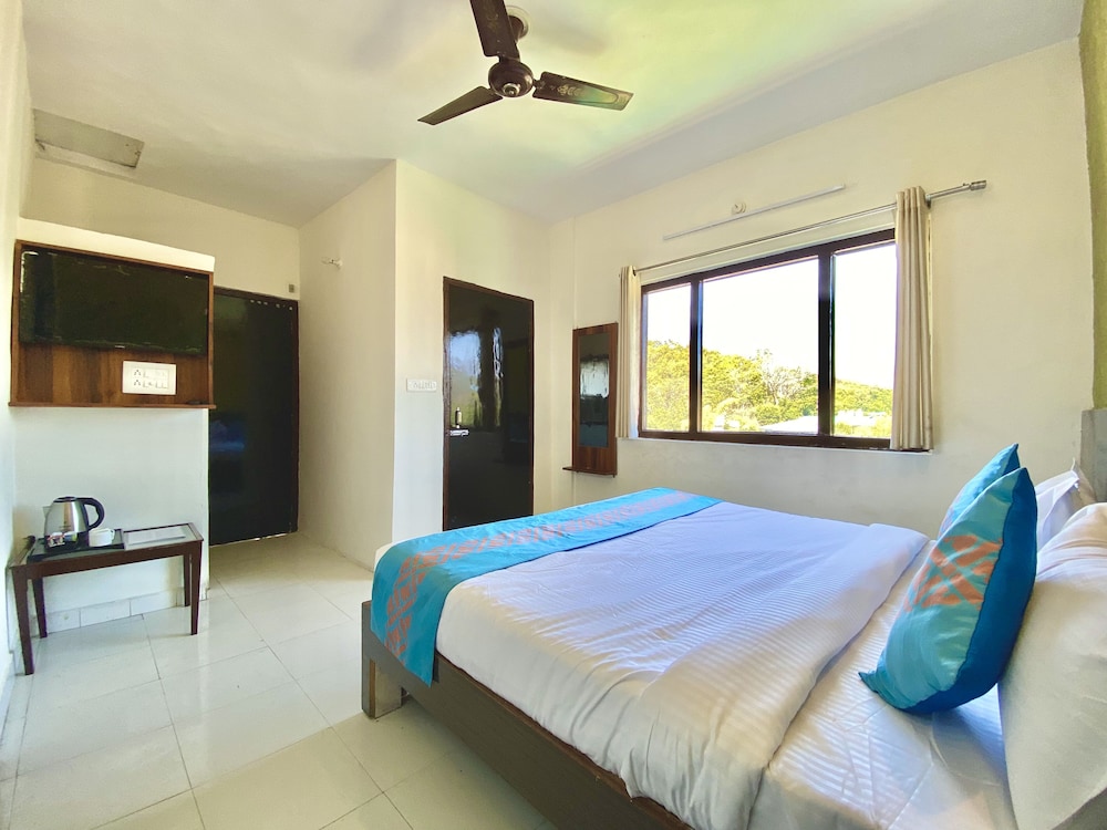 Deluxe Room - Pool View photo 1