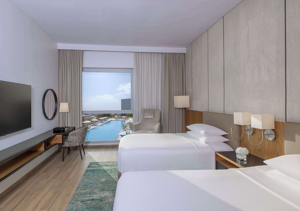Room, 2 Twin Beds (Club Access) - Photo 1