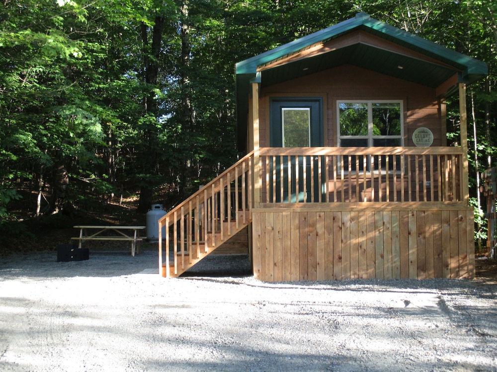 Cottage, 2 Bedrooms (No Linens Included) photo 2
