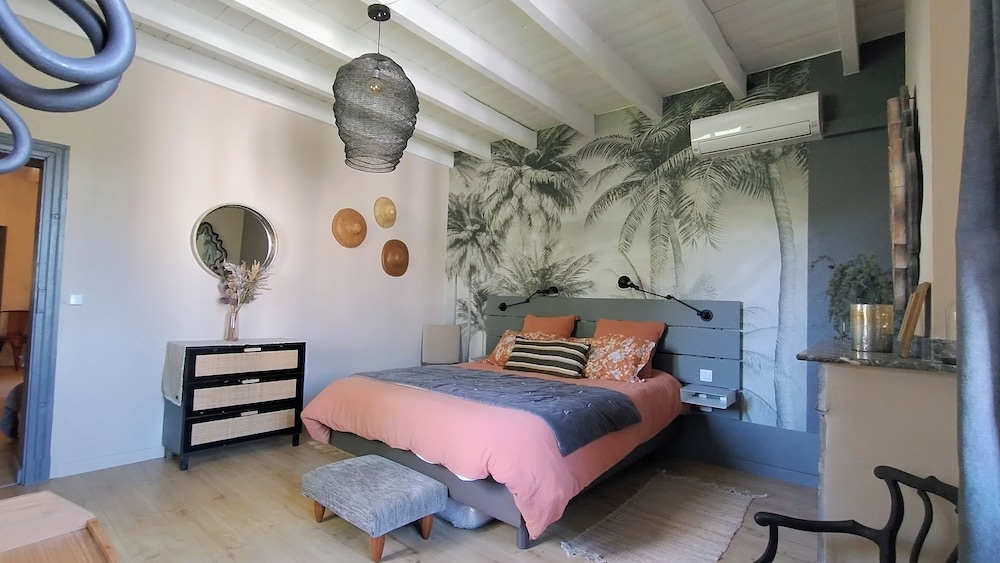 Comfort Apartment, Private Bathroom, Garden View