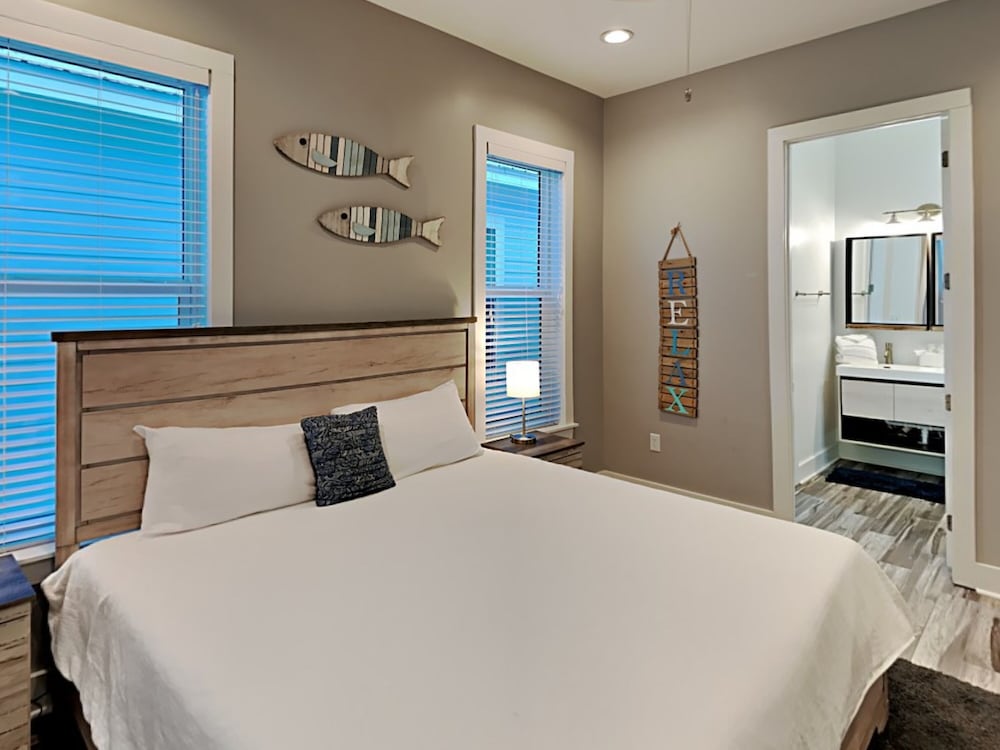 Condo, Multiple Beds, Balcony