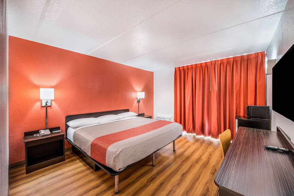 Deluxe Suite, 1 King Bed, Accessible, Non Smoking photo 3