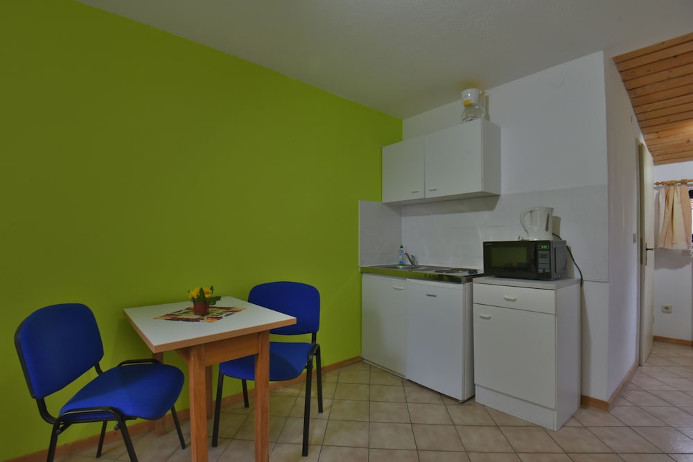 Twin Room, Kitchenette photo 1