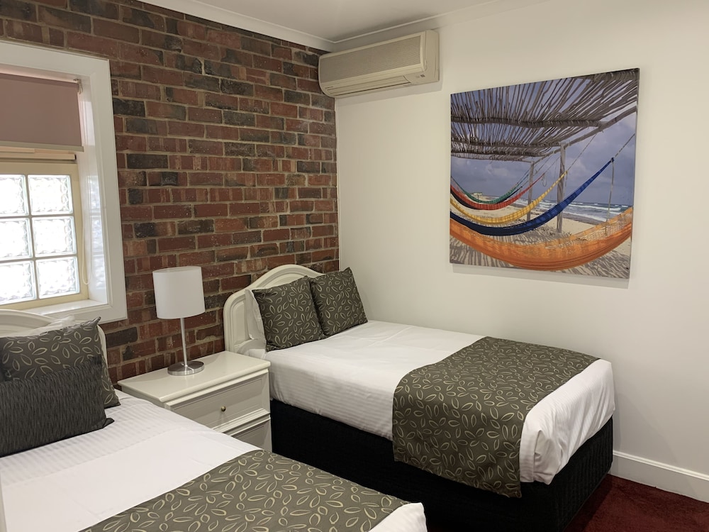 Suite 41 photo 1