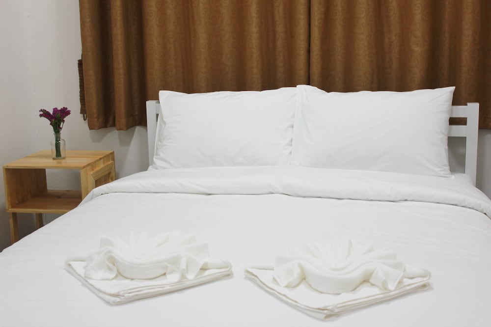 Double Room with Shared Bathroom photo 1
