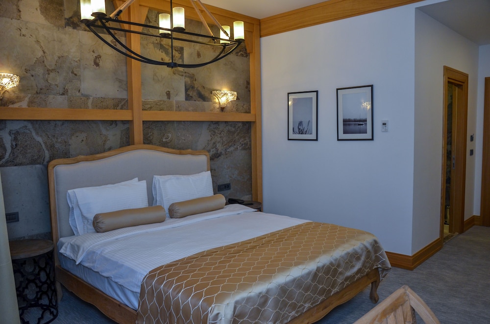 Standard Double Room, 1 King Bed - Photo 2