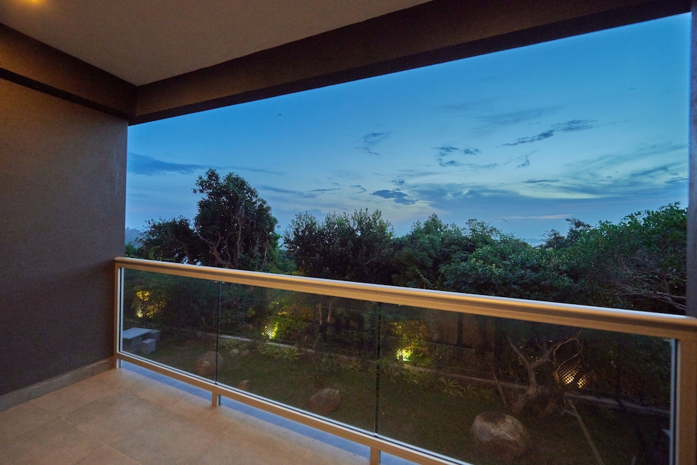 Deluxe Room, Non Smoking, Garden View - Photo 13