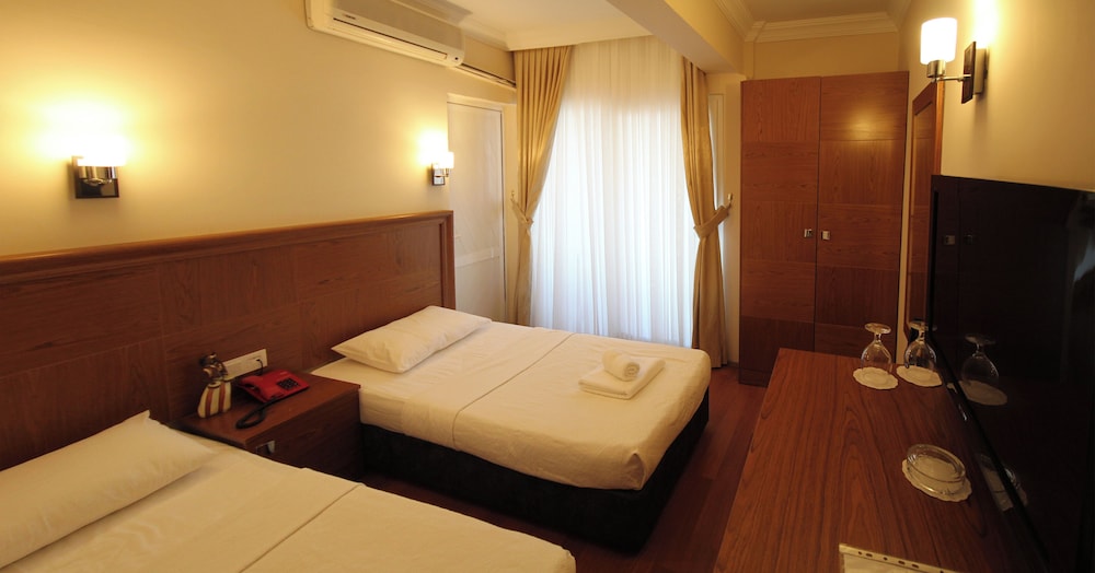 Standard Triple Room, Sea View
