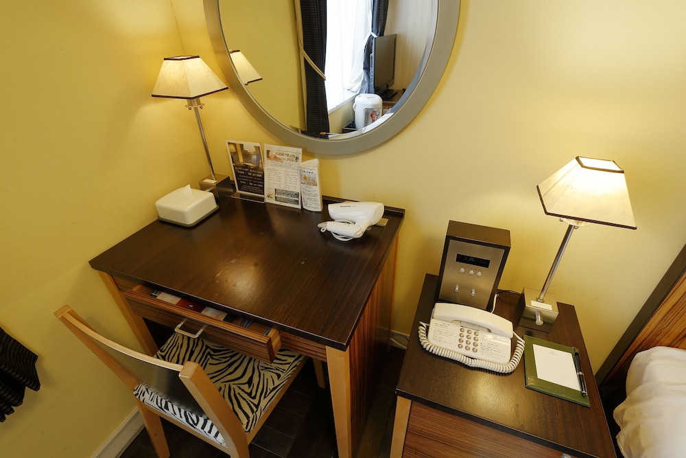 Small Double Room, Non-Smoking - Photo 3