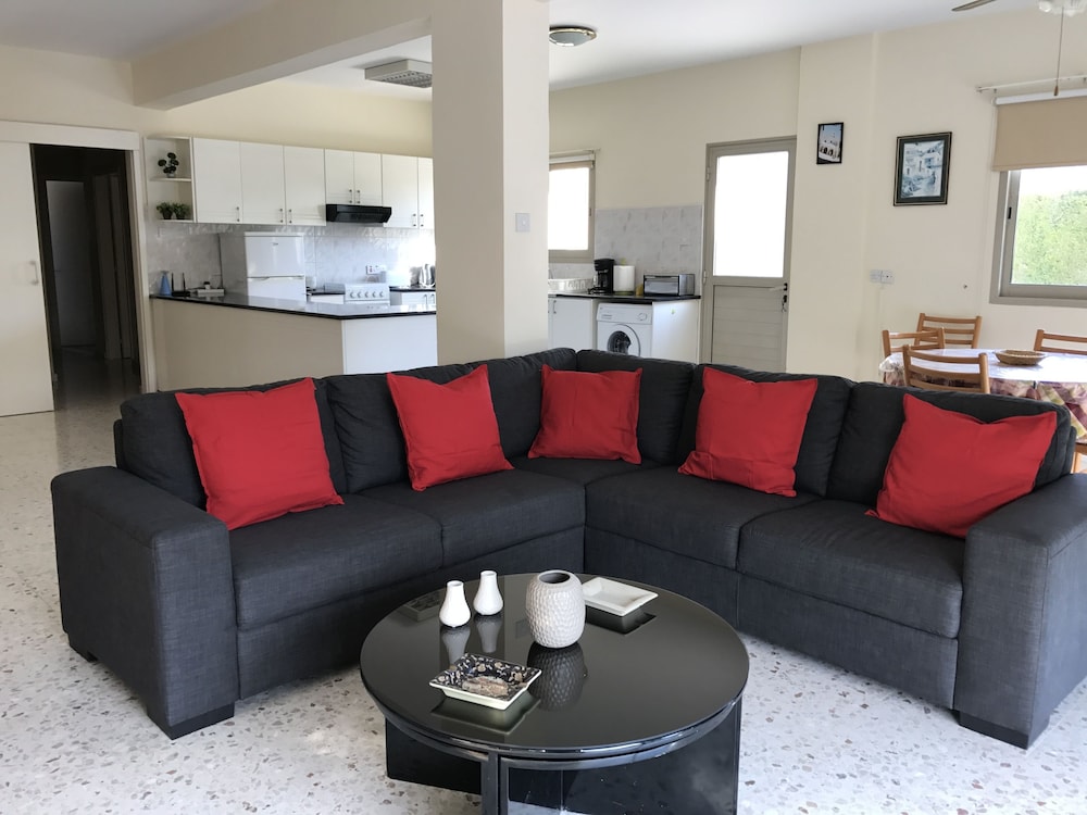 Apartment, 3 Bedrooms, Pool View