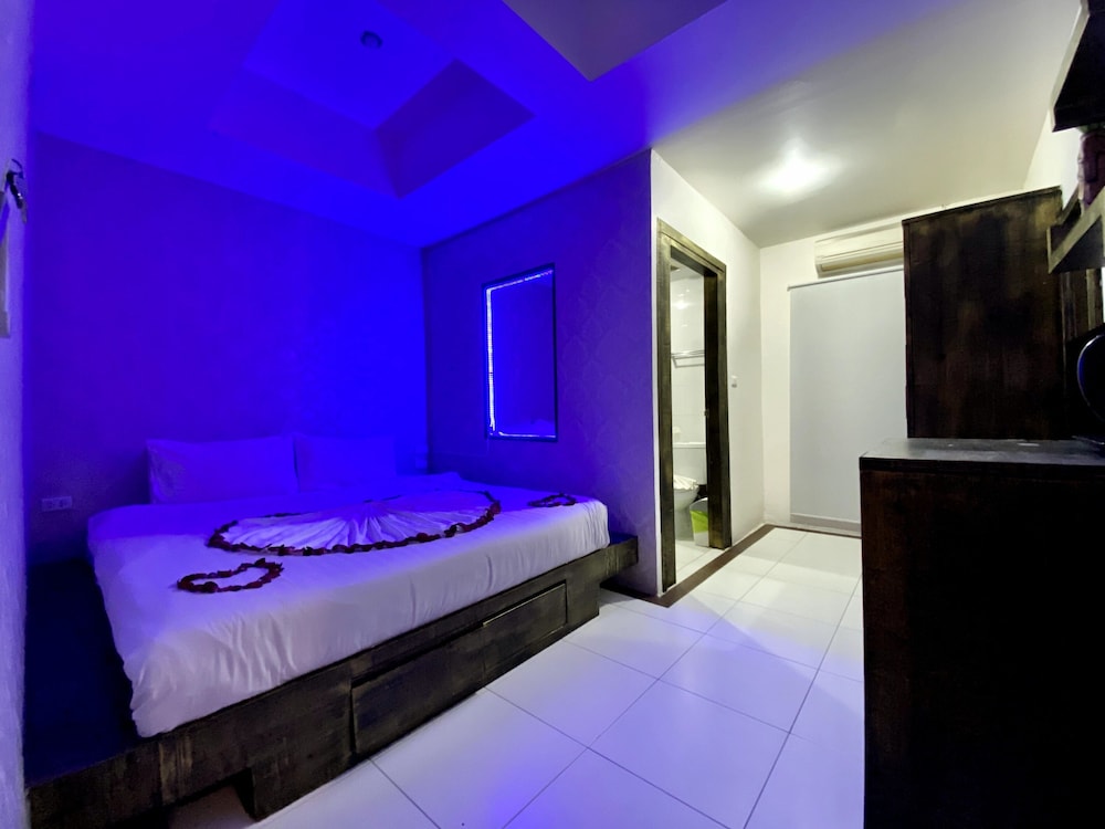 Standard Room - Photo 11