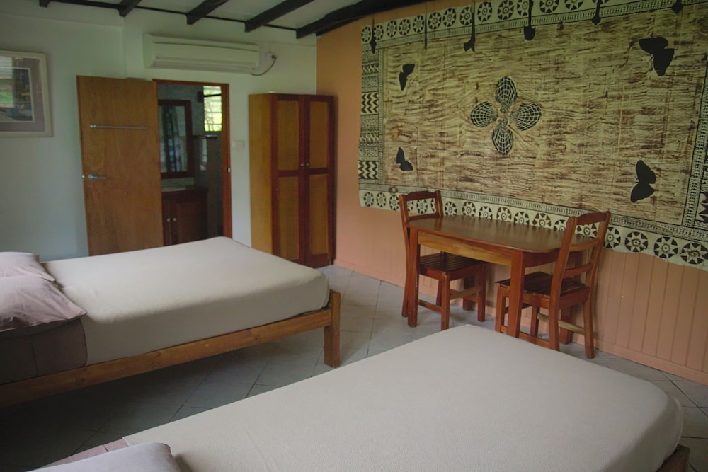 Triple Room, Private Bathroom (Air Conditioning) photo 3
