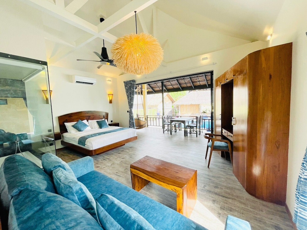 1 Bedroom Villa with Sea View - Photo 3
