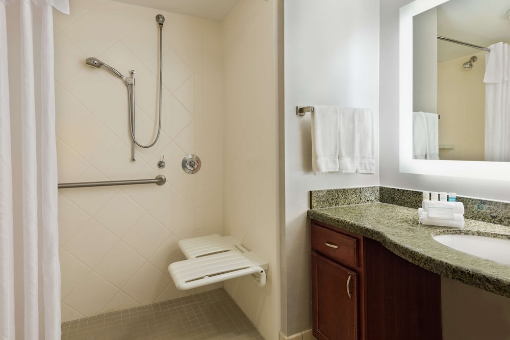 Suite, Accessible, Non Smoking - Photo 6