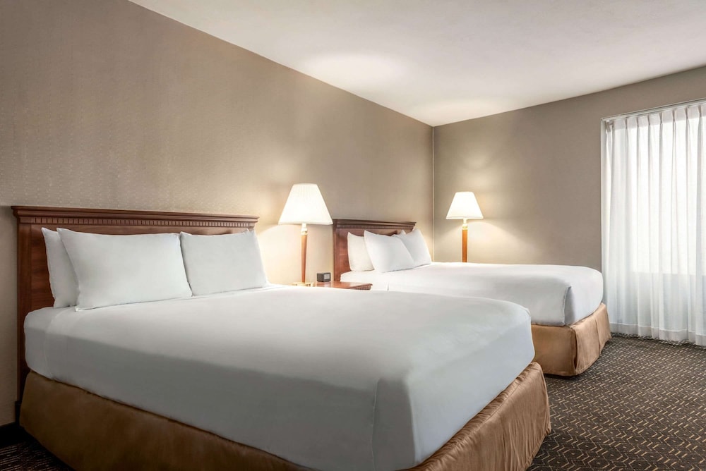 Suite, Multiple Beds, Non Smoking (Capitol Suite) photo 1