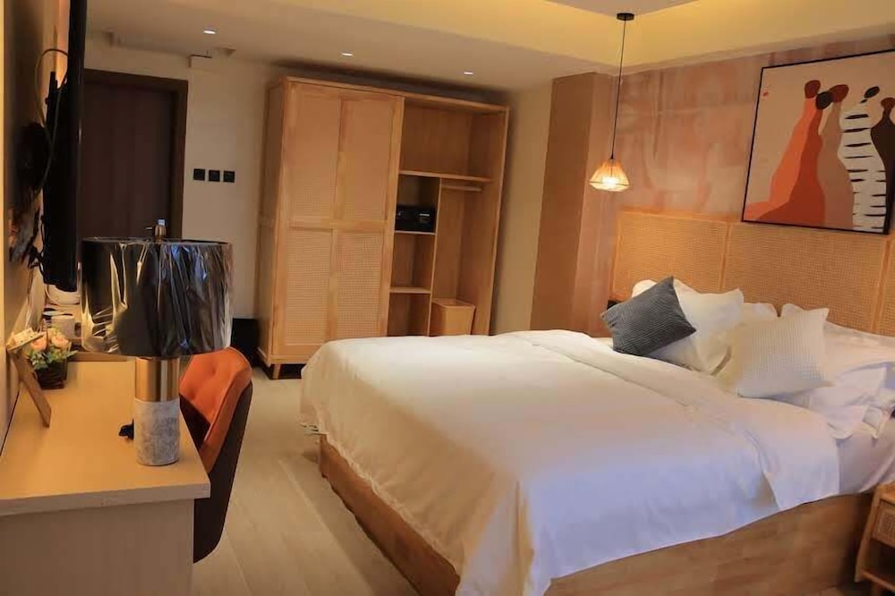 Deluxe Room, Balcony, City View