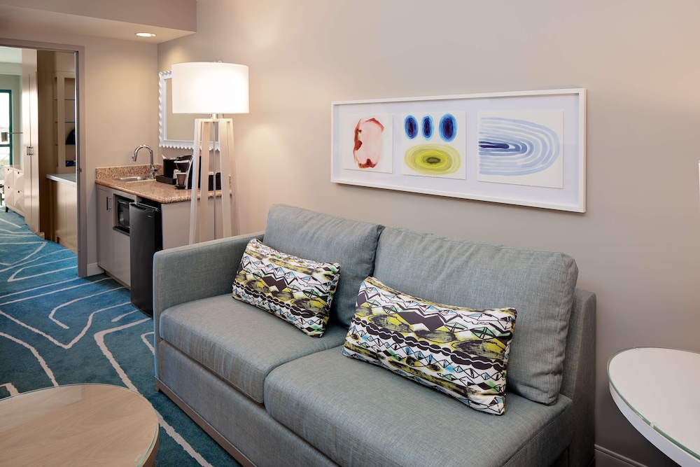 Suite, 1 King Bed, Accessible, Non Smoking