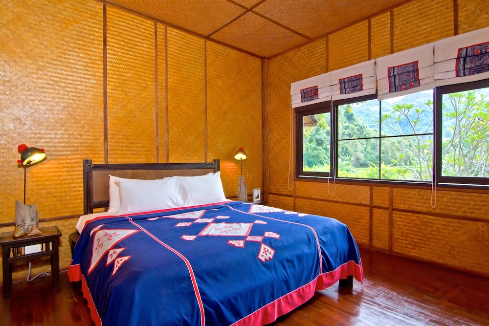 Deluxe Room - Photo 2