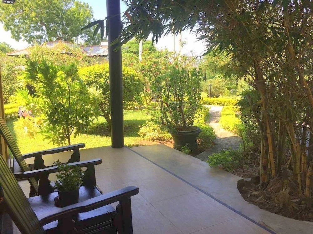 Deluxe Cabana photo 2