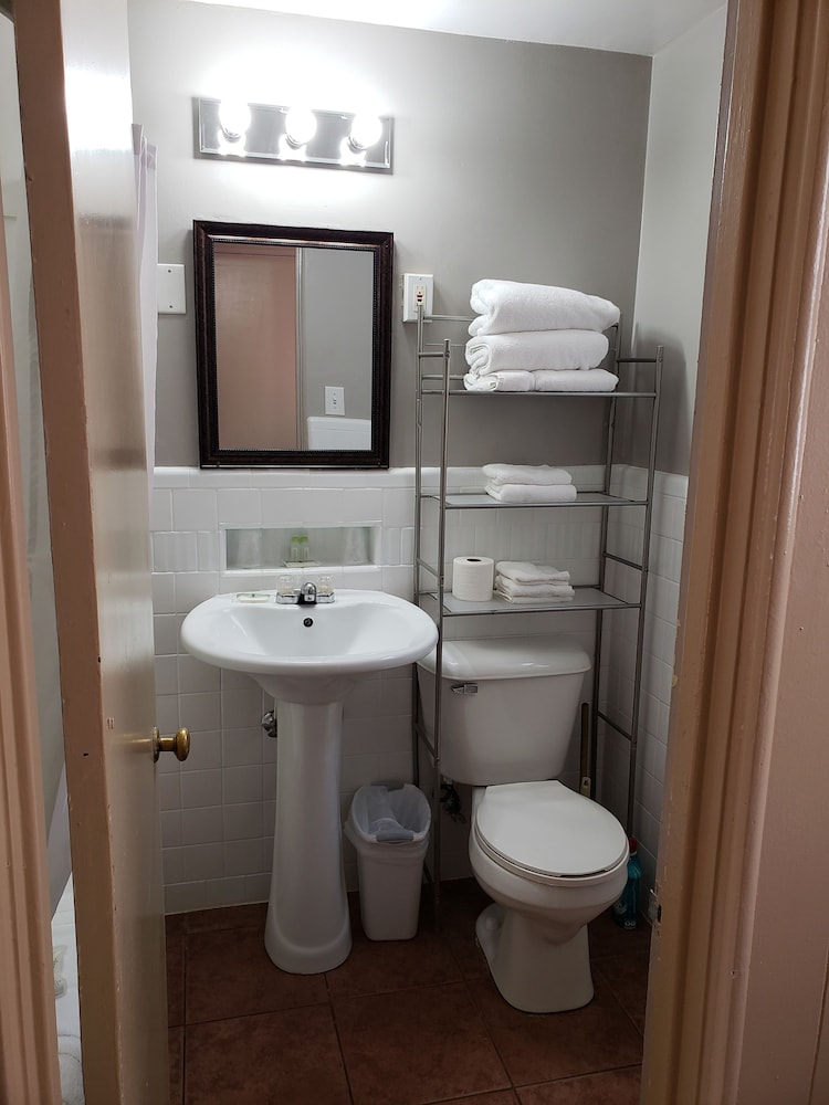 Double Room, 2 Queen Beds photo 2
