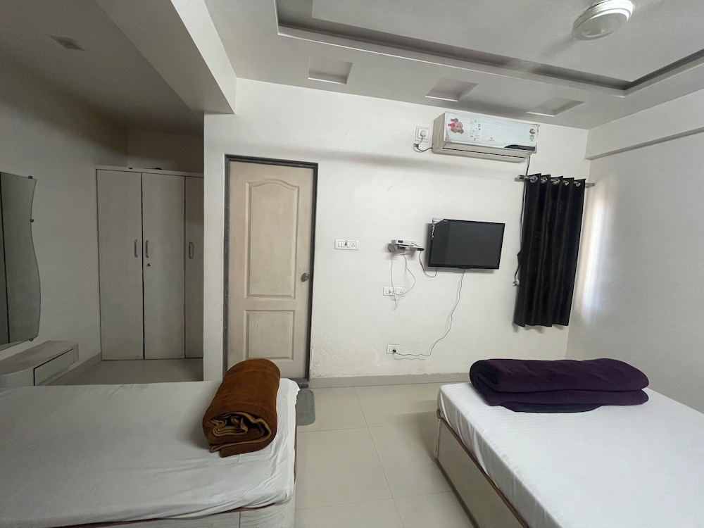 Deluxe Quadruple Room, City View photo 2