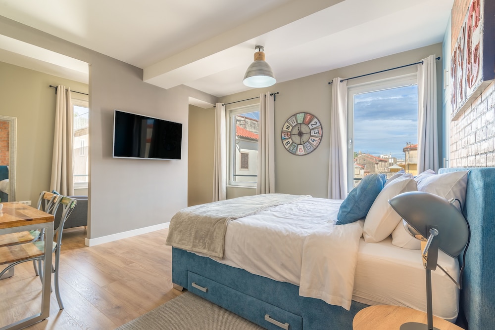Premium Studio Suite, City View